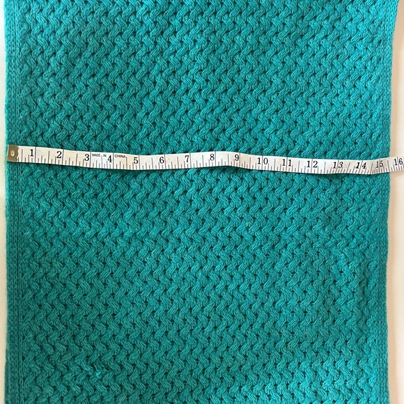 Teal green 100% cashmere Isaac Mizrahi infinity scarf pre-owned hardly worn - Picture 6 of 7